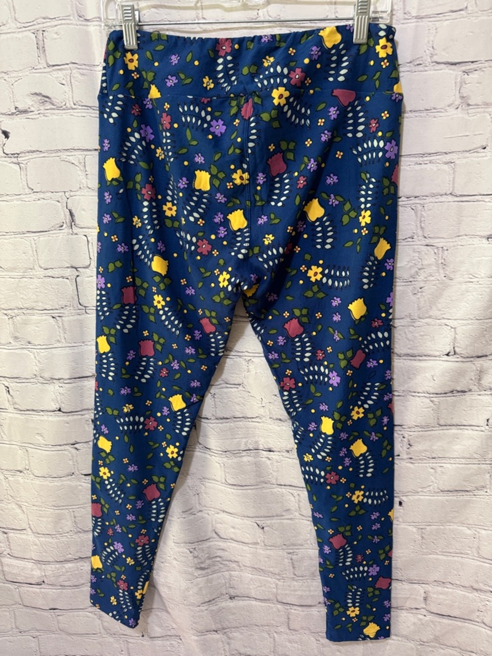 Worn once LuLaRoe TC Floral Leggings in Navy Blue spring & summer floral print - Picture 7 of 9